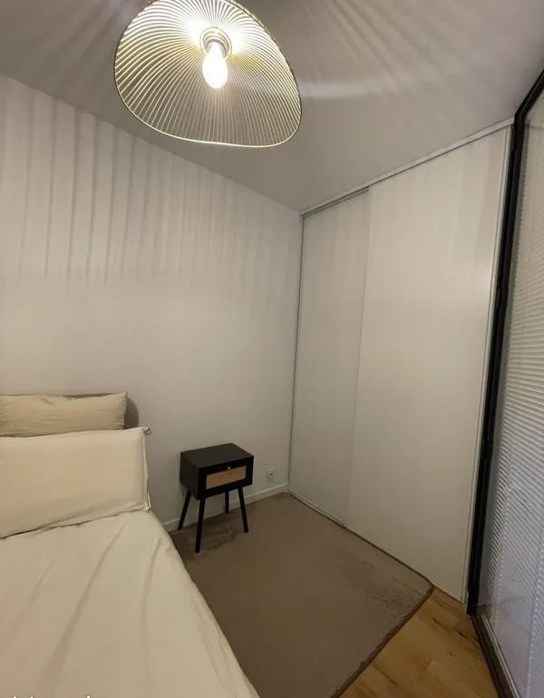 
                                                Location
                                                 Beau 2P 32m² meublé et rénové avec balcon