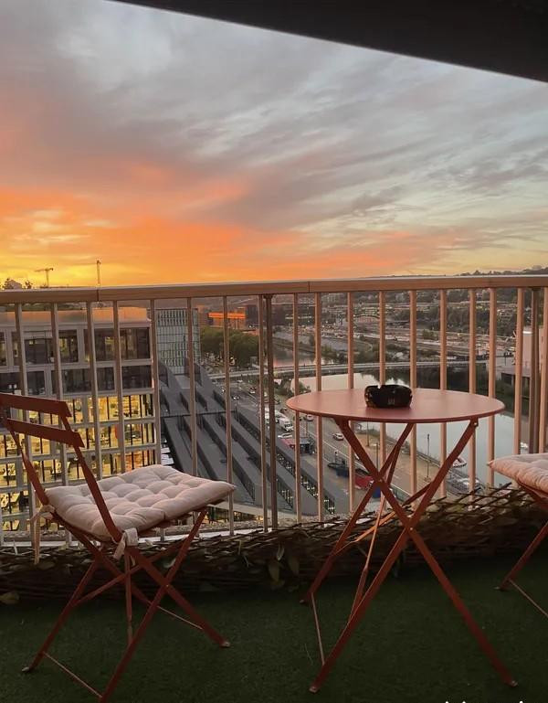 
                                                Location
                                                 Beau 2P 32m² meublé et rénové avec balcon