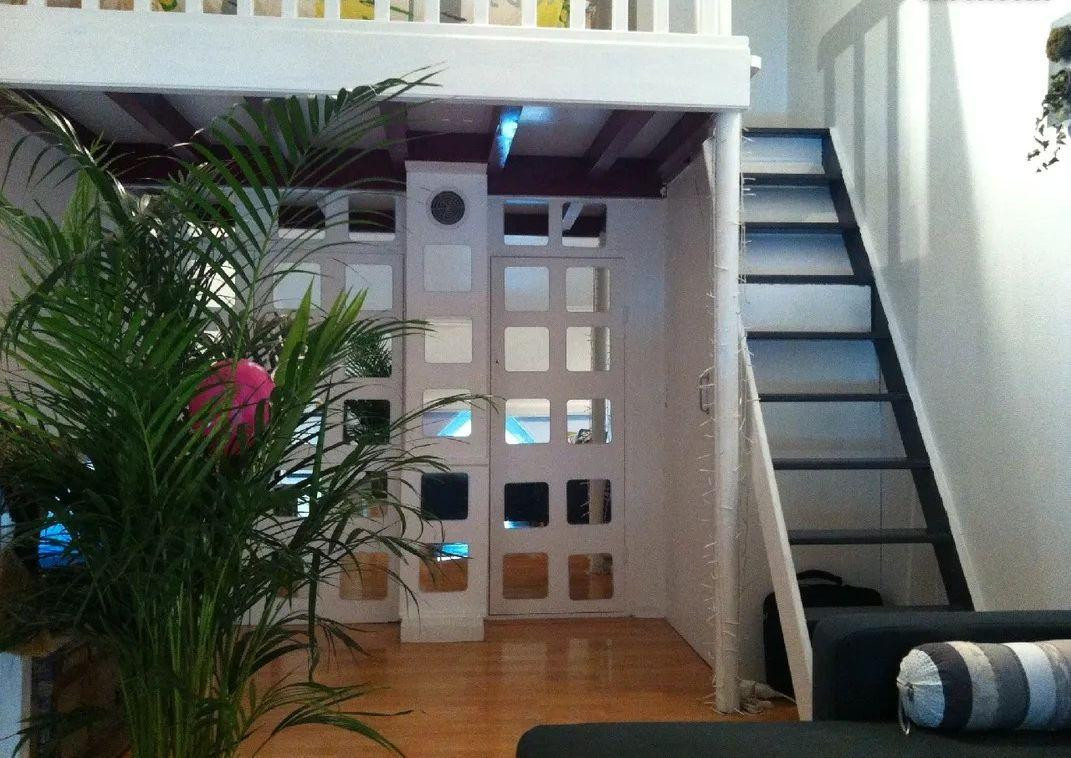 
                                                Location
                                                 Beau 2P 33m² en triplex au caractère unique