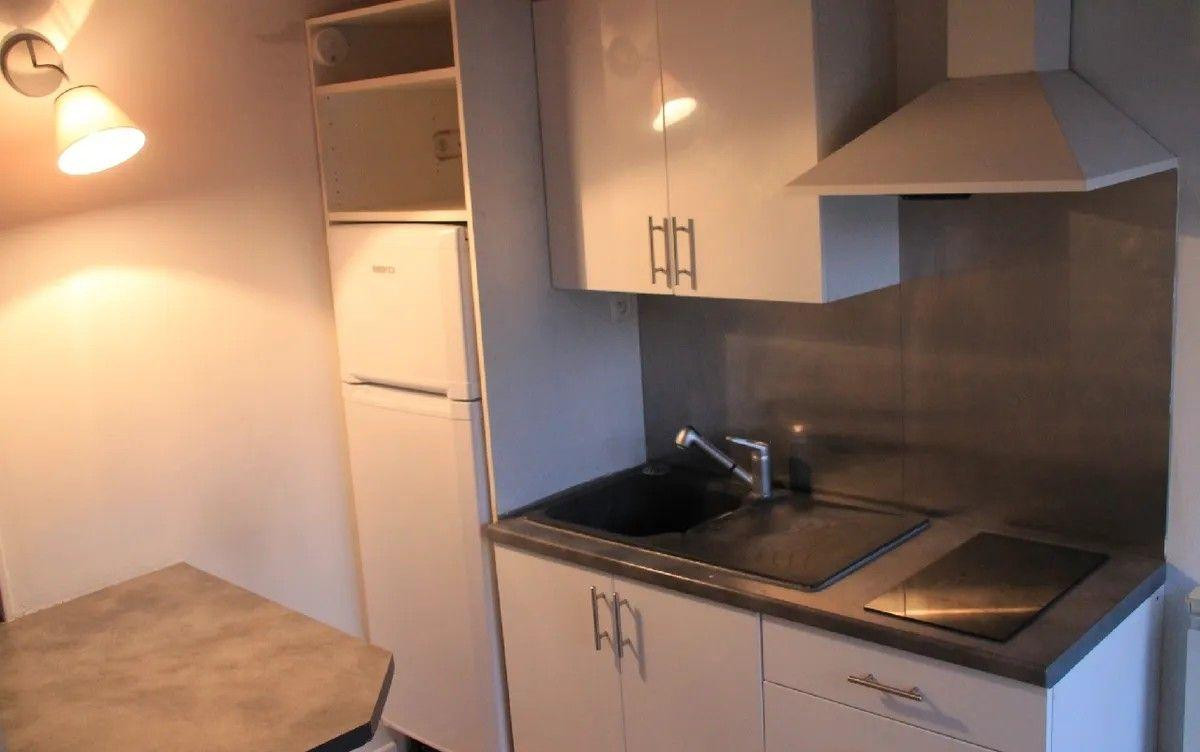 
                                                Location
                                                 Beau 2P 33m² en triplex au caractère unique