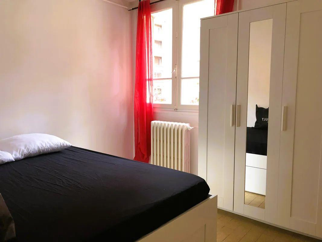 
                                                Location
                                                 Beau 2P 35m² meublé Côte Pavée