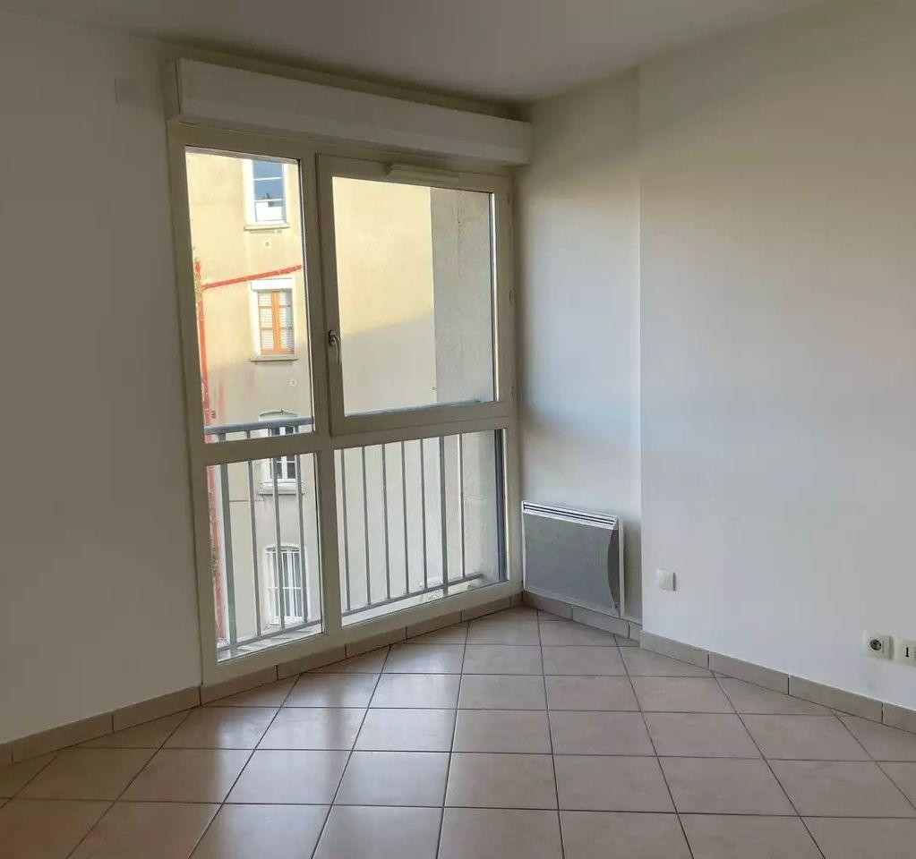 
                                                Location
                                                 Beau 2P 35m² très clair