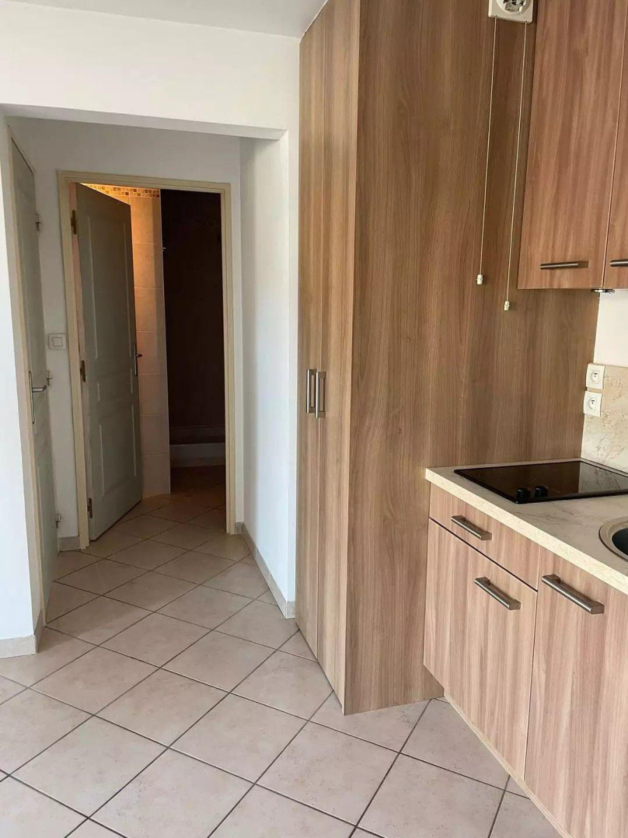 
                                                Location
                                                 Beau 2P 35m² très clair
