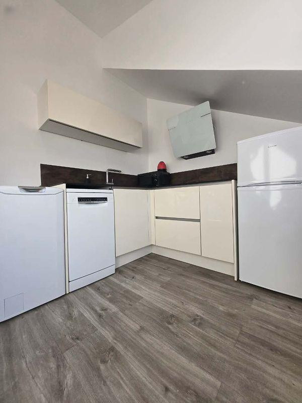 
                                                Location
                                                 Beau 2P 37m² + cave + box