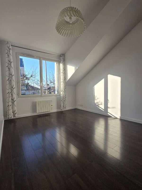 
                                                Location
                                                 Beau 2P 37m² + cave + box