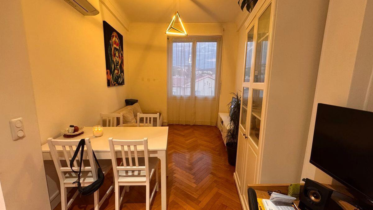 
                                                Location
                                                 Beau 2P 37m²  lumineux quartier poètes