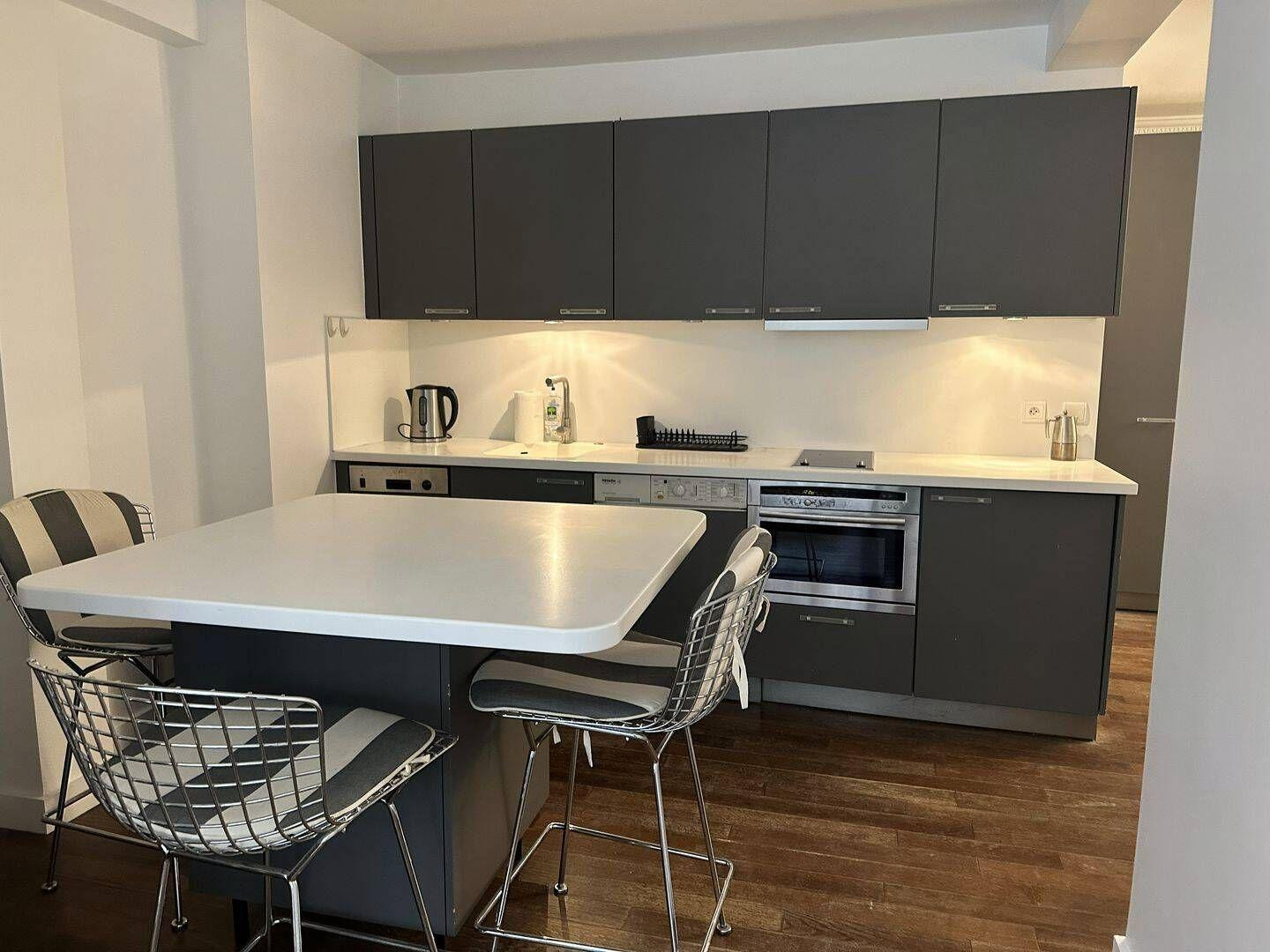 
                                                Location
                                                 Beau 2P 37m² très calme proche quais de Seine