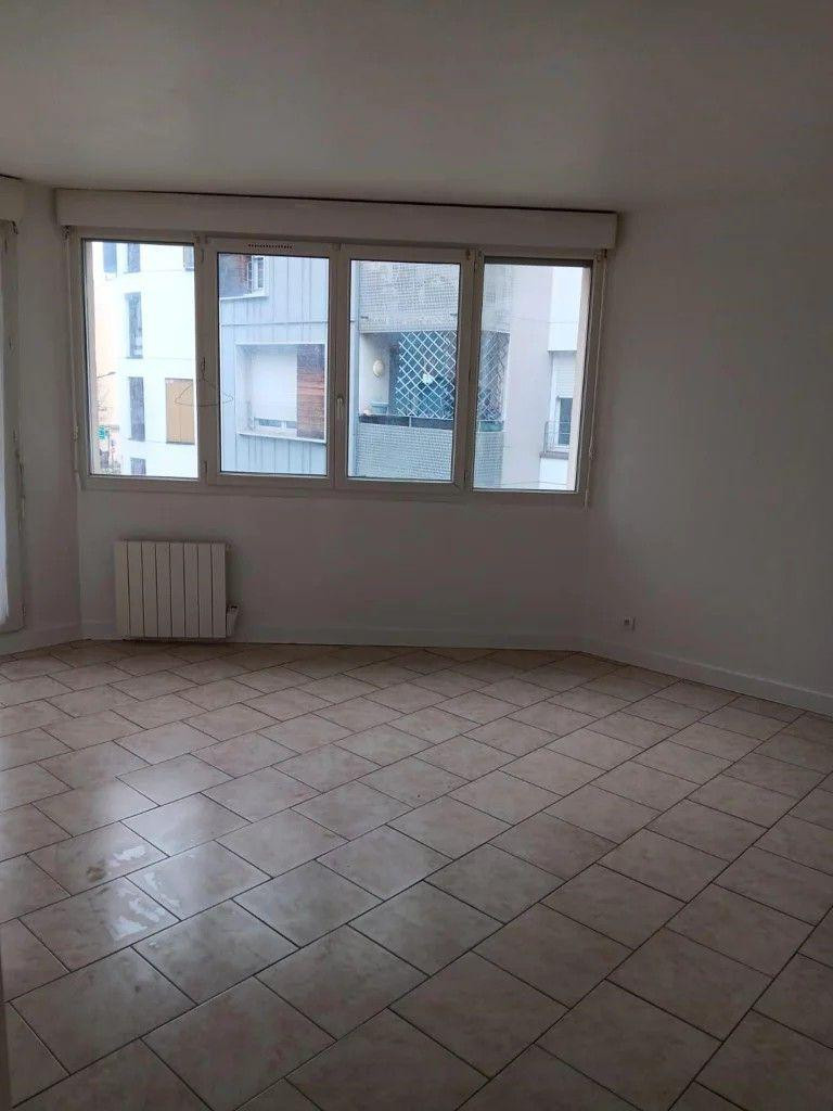 
                                                Location
                                                 Beau 2P 38m² avec balcon