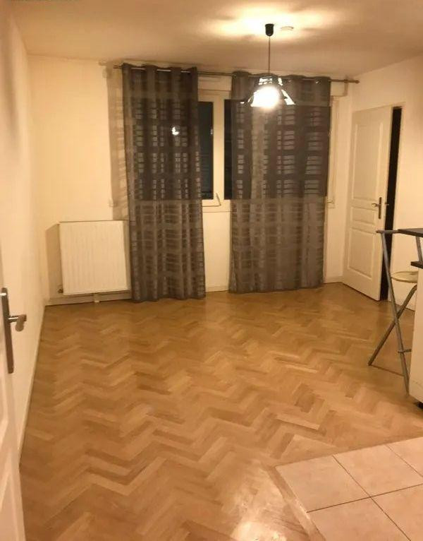
                                                Location
                                                 Beau 2P 38m² avec balcon immeuble récent