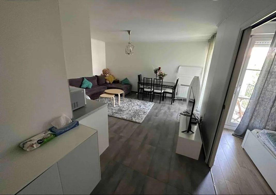 
                                                Location
                                                 Beau 2P 40m² dans un quartier calme avec balcon