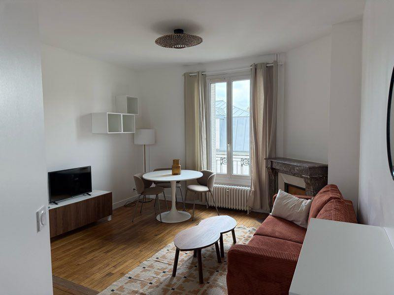 
                                                Location
                                                 Beau 2P 40m² refait à neuf