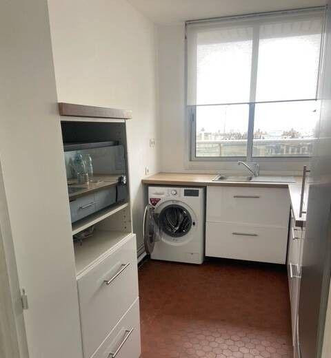 
                                                Location
                                                 Beau 2P 42,5 m² orienté ouest avec balcon filant