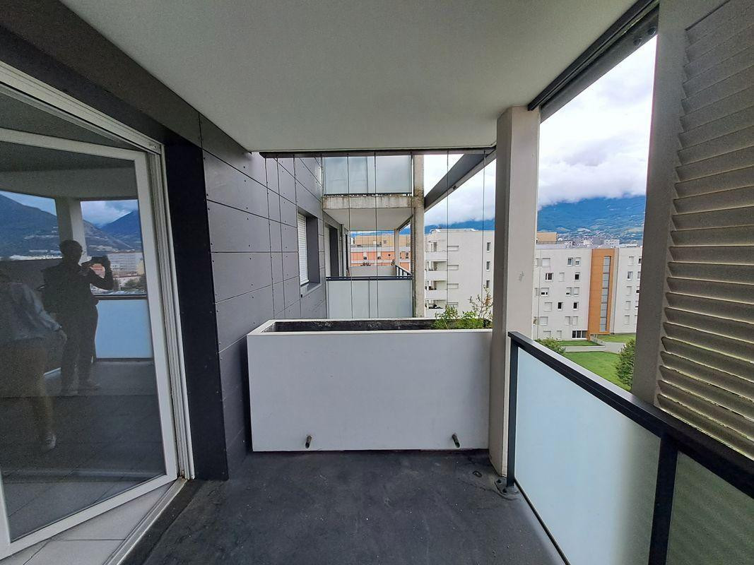 
                                                Location
                                                 Beau 2P 42m² avec balcon Rue Leconte de Lisle