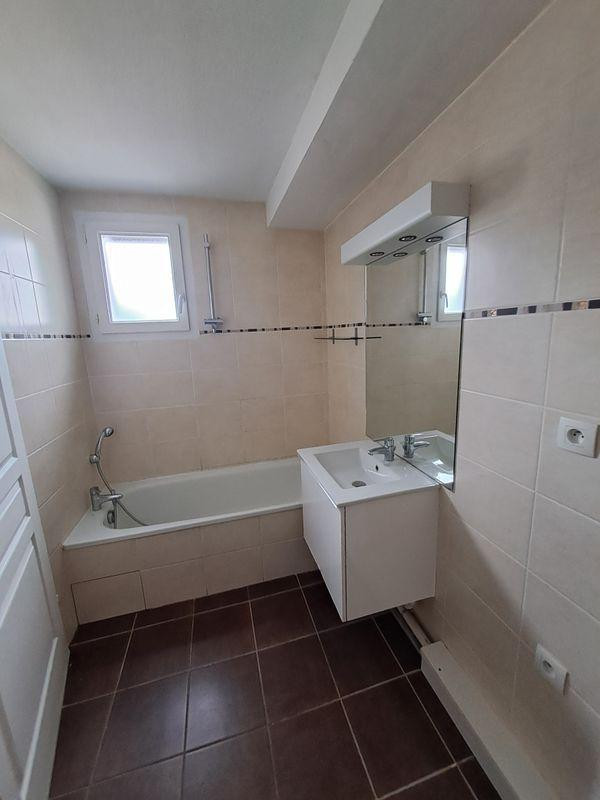 
                                                Location
                                                 Beau 2P 42m² avec balcon Rue Leconte de Lisle