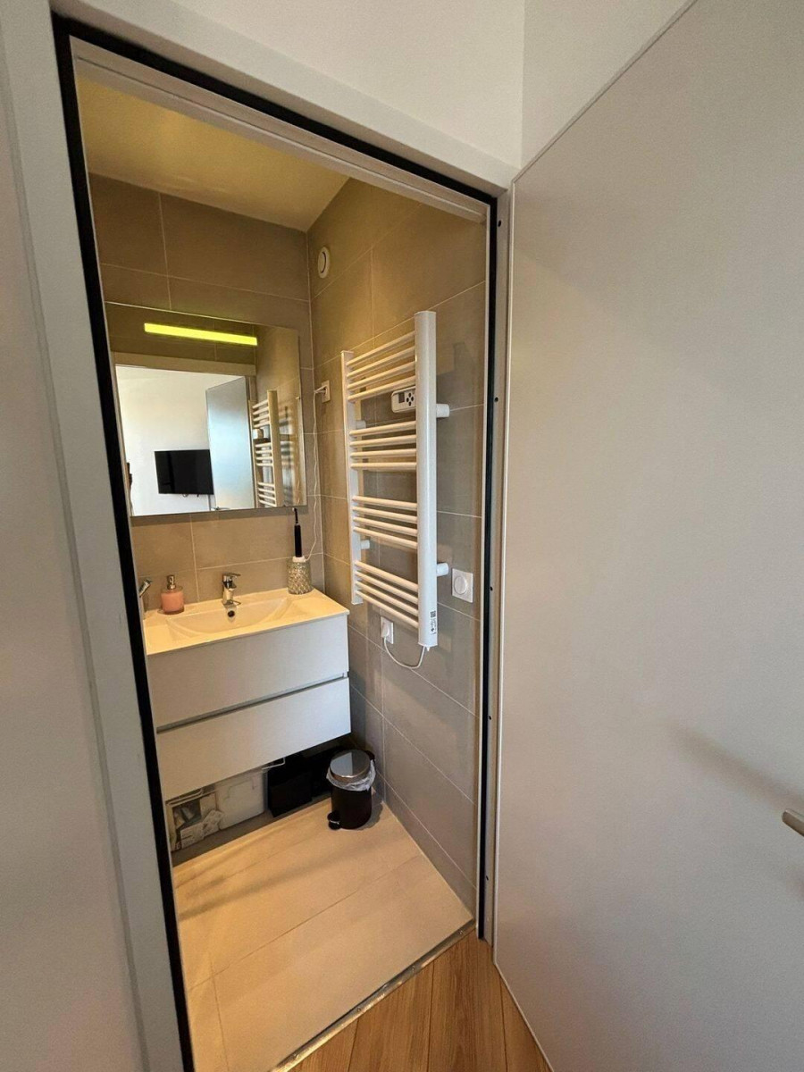 
                                                Location
                                                 Beau 2P 42m² meublé très lumineux