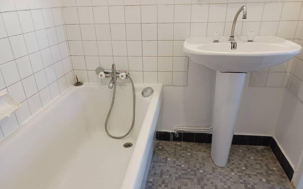 
                                                Location
                                                 Beau 2P 42m² rénové avec jardinet