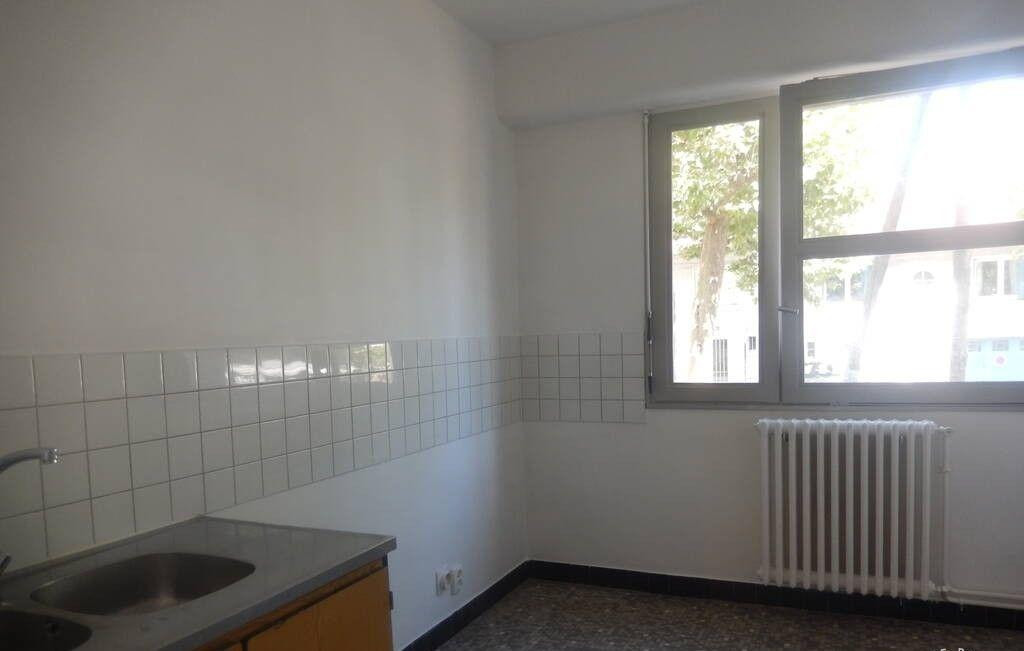
                                                Location
                                                 Beau 2P 42m² rénové avec jardinet