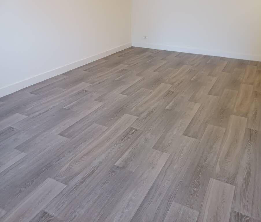 
                                                Location
                                                 Beau 2P 42m² rénové avec jardinet