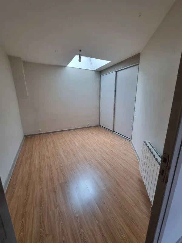 
                                                Location
                                                 Beau 2P 42m² sans vis-à-vis, hyper centre