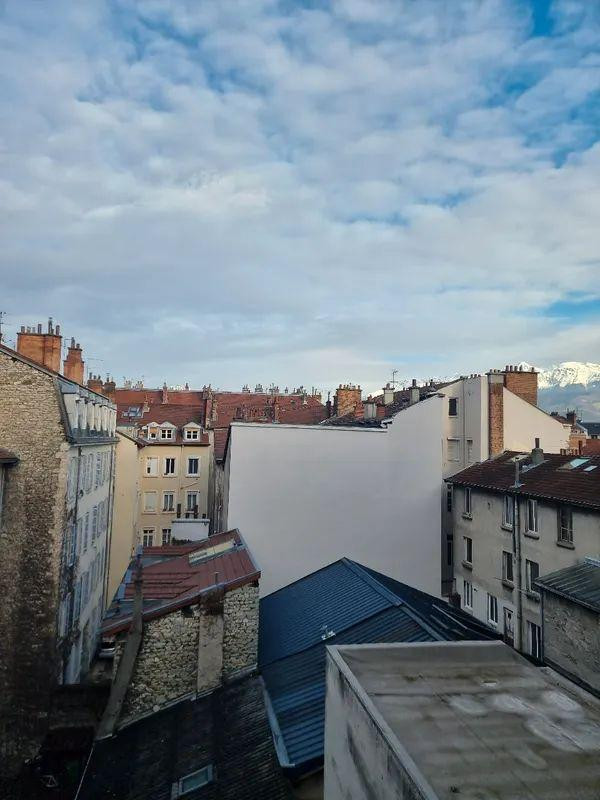 
                                                Location
                                                 Beau 2P 42m² sans vis-à-vis, hyper centre