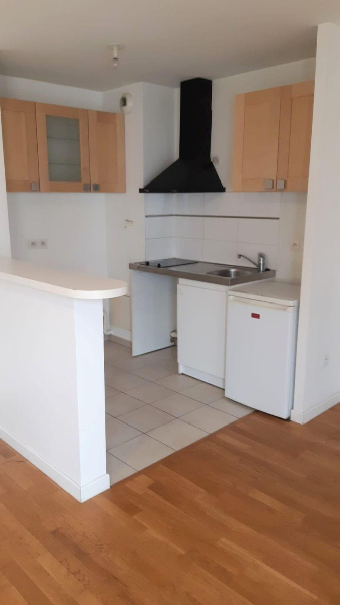 
                                                Location
                                                 Beau 2P 43m² avec balcon proche du parc de Sceaux