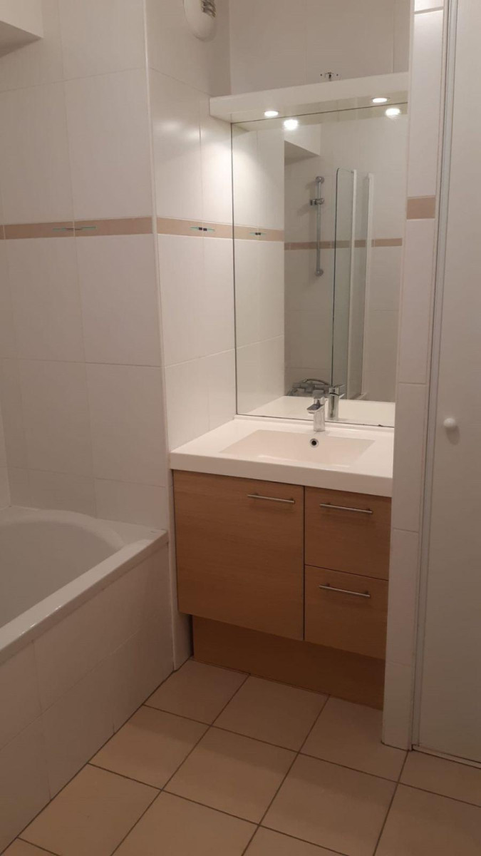 
                                                Location
                                                 Beau 2P 43m² avec balcon proche du parc de Sceaux