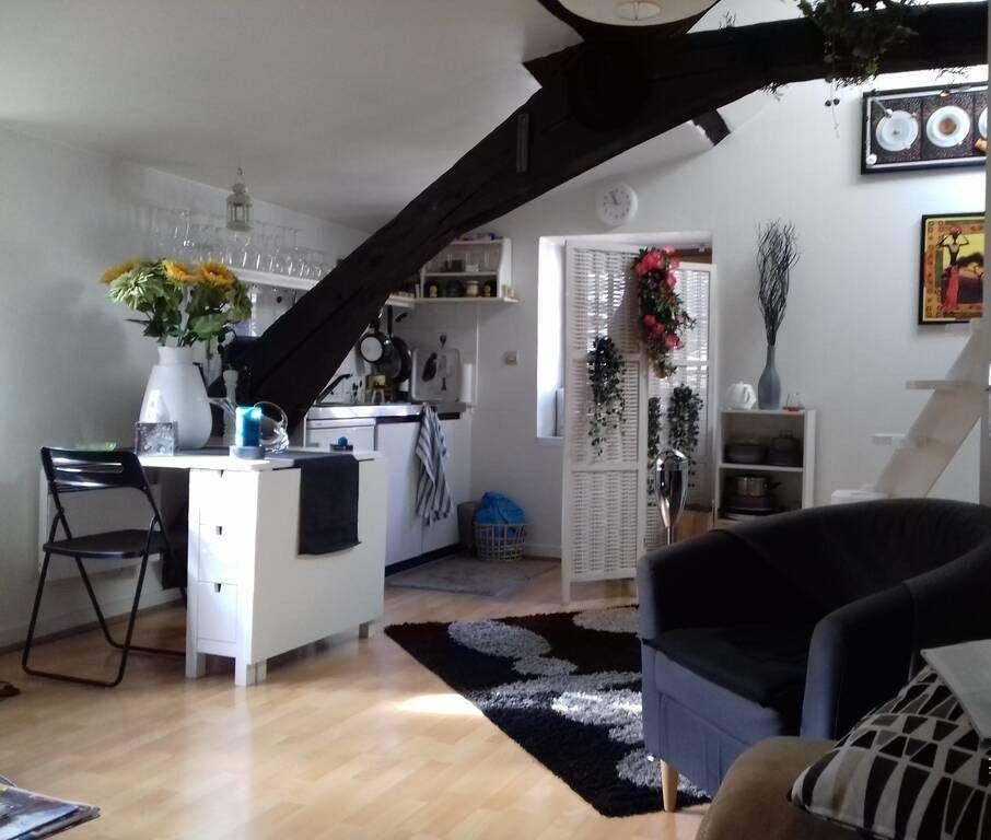 
                                                Location
                                                 Beau 2P 43m² en duplex Quartier L'île Feydeau