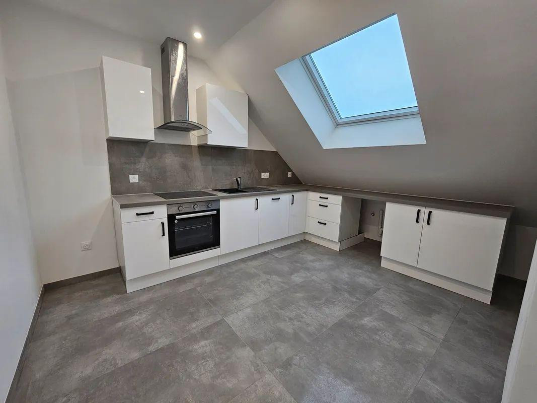 
                                                Location
                                                 Beau 2P 43m² refait à neuf Metz Sablon