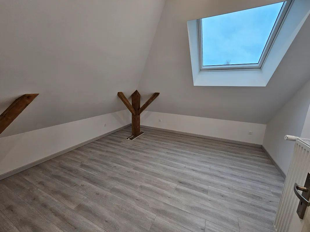 
                                                Location
                                                 Beau 2P 43m² refait à neuf Metz Sablon