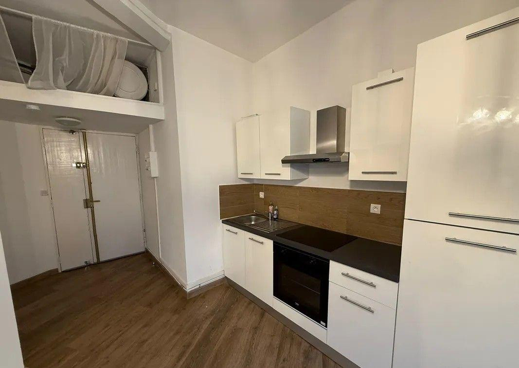 
                                                Location
                                                 Beau 2P 44 m² refait à neuf proche Vieux Port