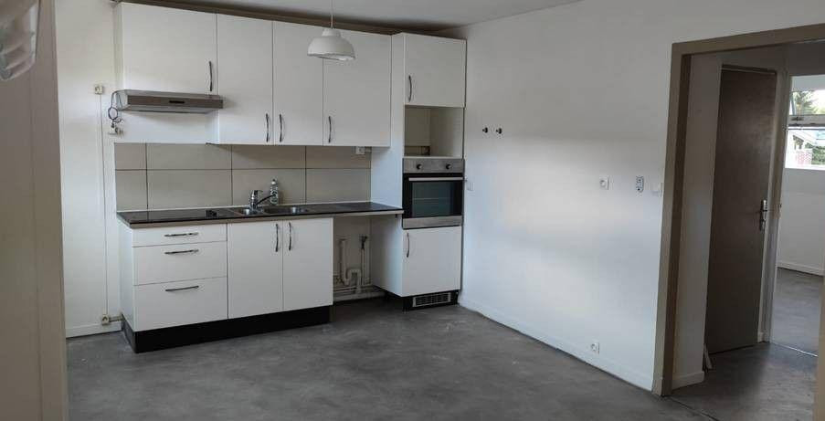 
                                                Location
                                                 Beau 2P 44m² rénové Gare Lille Flandres