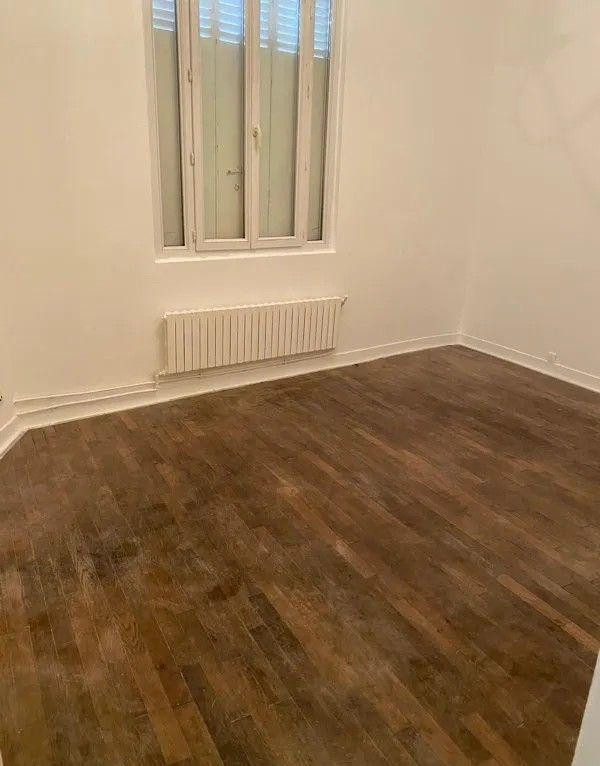 
                                                Location
                                                 Beau 2P 45 m² proche gare RER E Noisy le sec