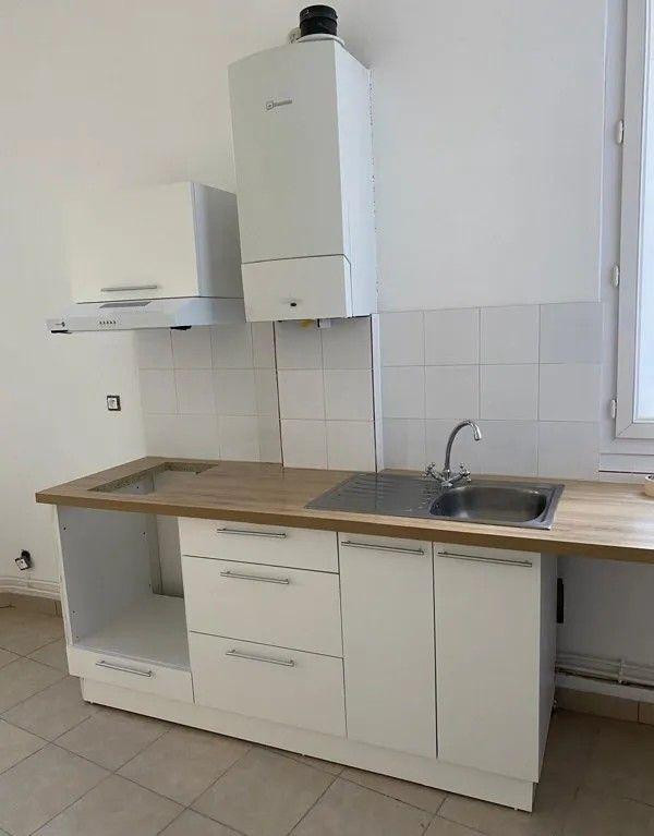 
                                                Location
                                                 Beau 2P 45 m² proche gare RER E Noisy le sec