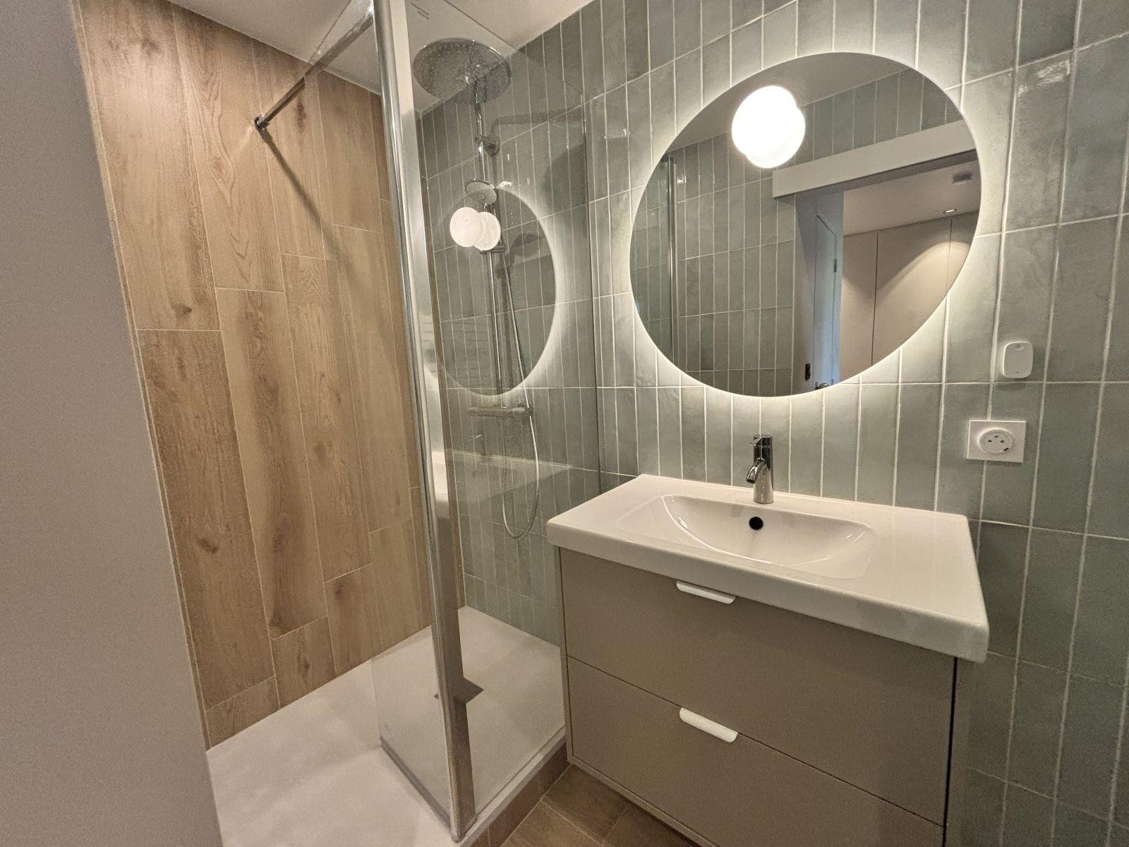 
                                                Location
                                                 Beau 2P 45m² rénové lumineux et spacieux