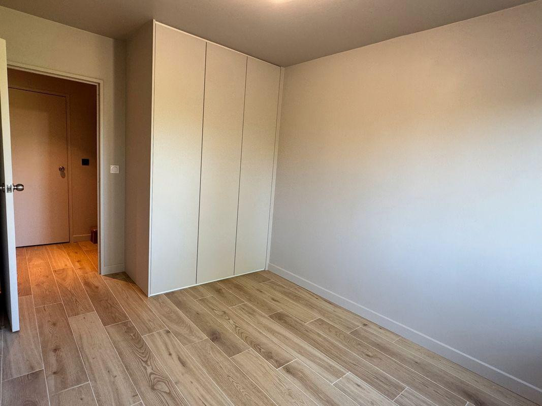 
                                                Location
                                                 Beau 2P 45m² rénové lumineux et spacieux