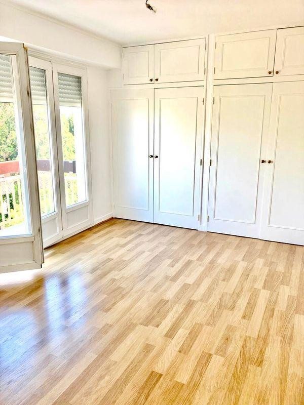
                                                Location
                                                 Beau 2P 46m² rénové avec parking