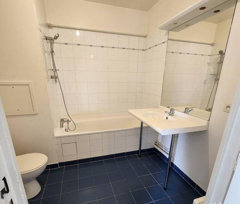 
                                                Location
                                                 Beau 2P 47m² bien distribué et lumineux