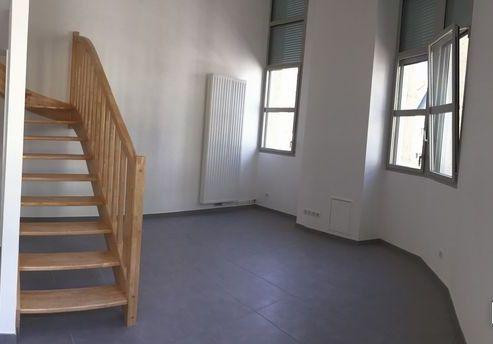 
                                                Location
                                                 Beau 2P 47m² rénové Hyper Centre