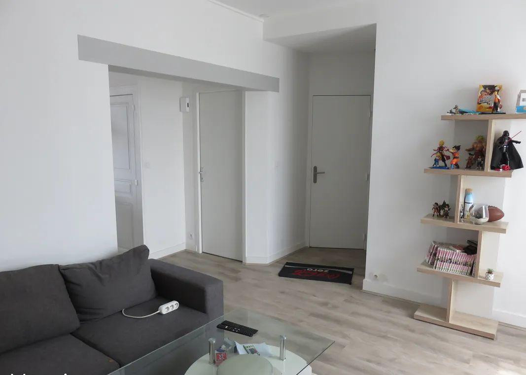 
                                                Location
                                                 Beau 2P 47m2 refait à neuf Boulevard Jean Royer