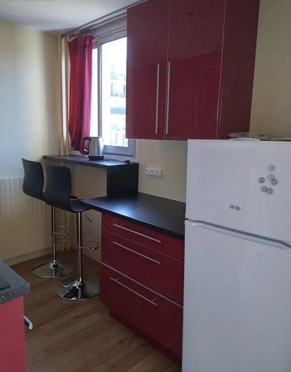 
                                                Location
                                                 Beau 2P 48m² Chaville clair et bien desservi