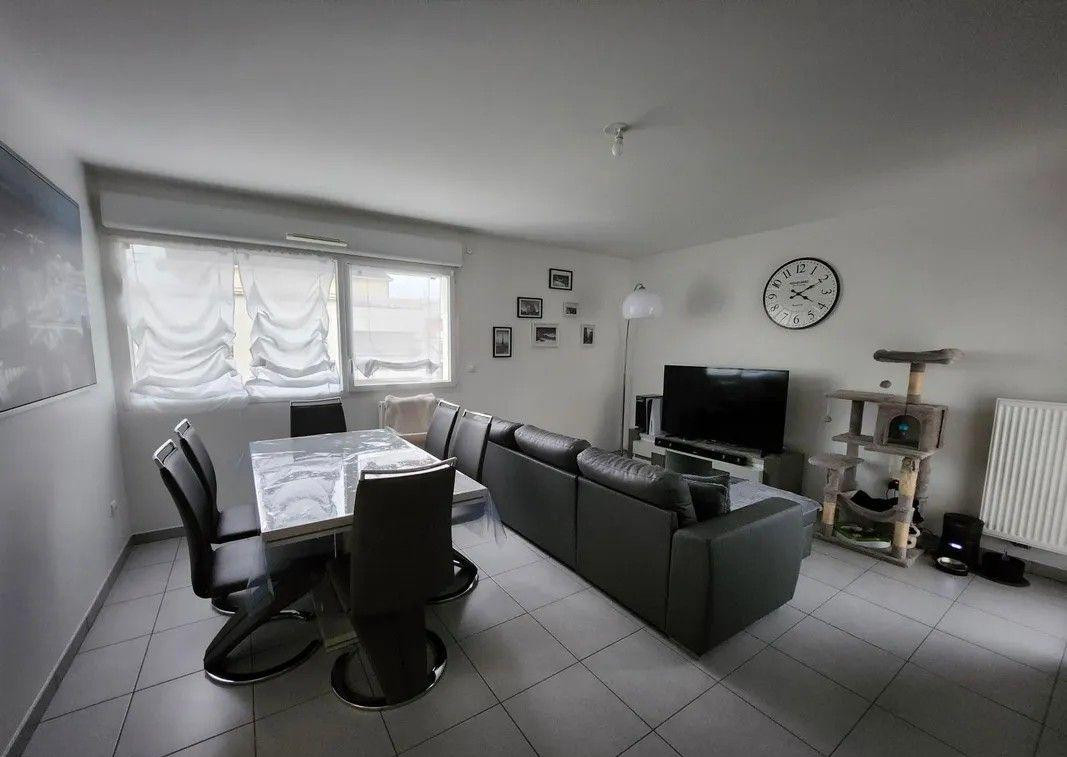 
                                                Location
                                                 Beau 2P 49m² + Loggia 6m²