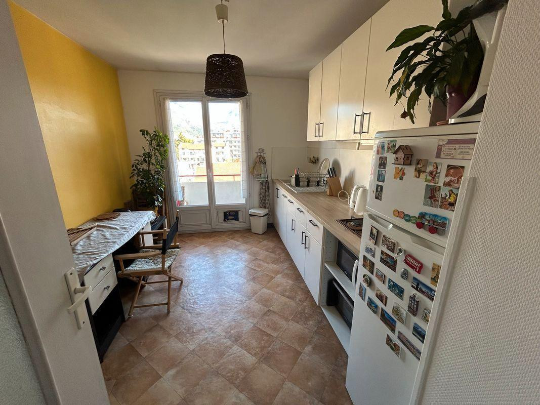 
                                                Location
                                                 Beau 2P 50m² calme et lumineux