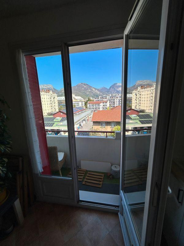 
                                                Location
                                                 Beau 2P 50m² calme et lumineux