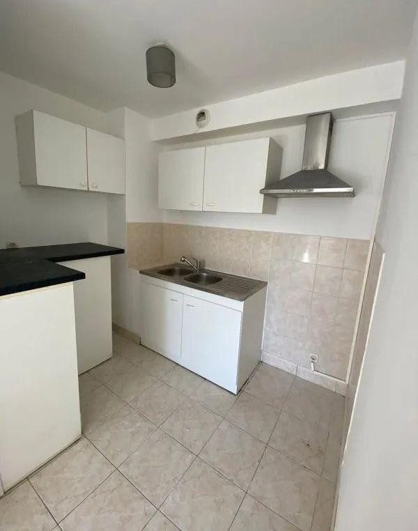 
                                                Location
                                                 Beau 2P 50m² proche gare de Villeparisis