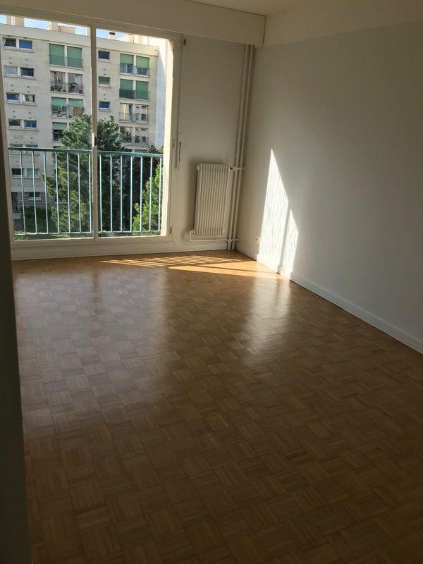 
                                                Location
                                                 Beau 2P 51m² avec parking Courbevoie