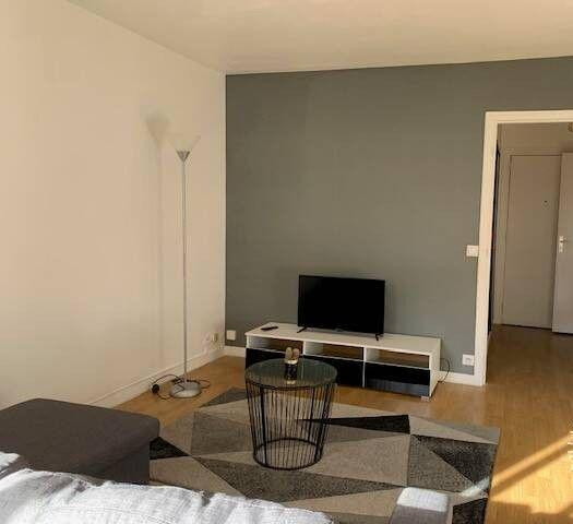 
                                                Location
                                                 Beau 2P 51m² meublé