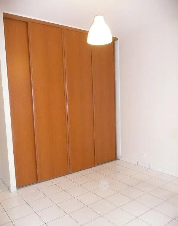 
                                                Location
                                                 Beau 2P 52m² en très bon état