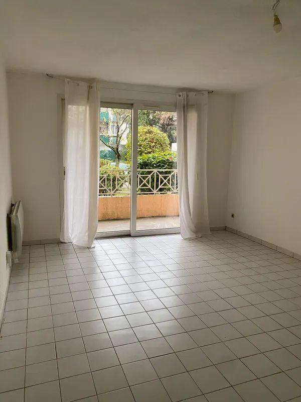 
                                                Location
                                                 Beau 2P 53m²+ terrasse 8m²