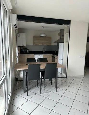 
                                                Location
                                                 Beau 2P 54m² avec un joli balcon exposé plein sud