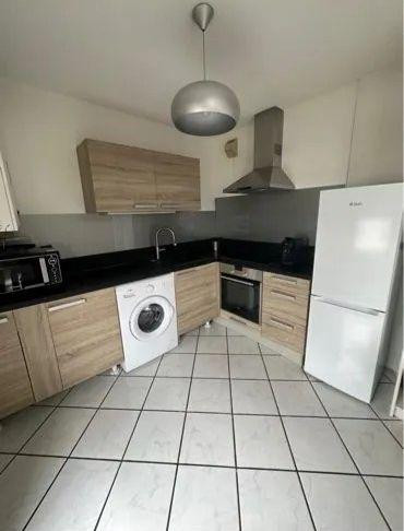 
                                                Location
                                                 Beau 2P 54m² avec un joli balcon exposé plein sud